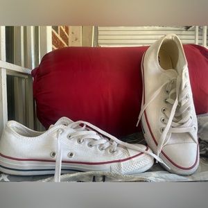 Low top white converse